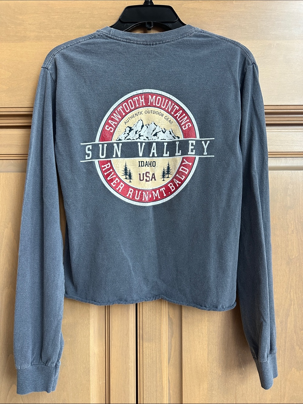 Vintage Sun Valley Sawtooth Mountains100% cotton Long Sleeve boxy crop T-shirt